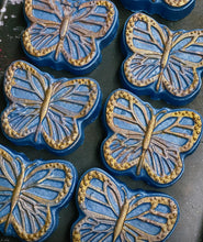 Load image into Gallery viewer, Suenos de Mariposa Bath Bomb