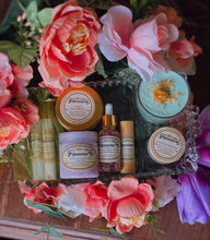 Load image into Gallery viewer, Antique Luncheon Tray Gift Set
