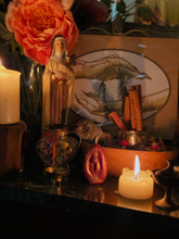 Load image into Gallery viewer, Vagina Candle
